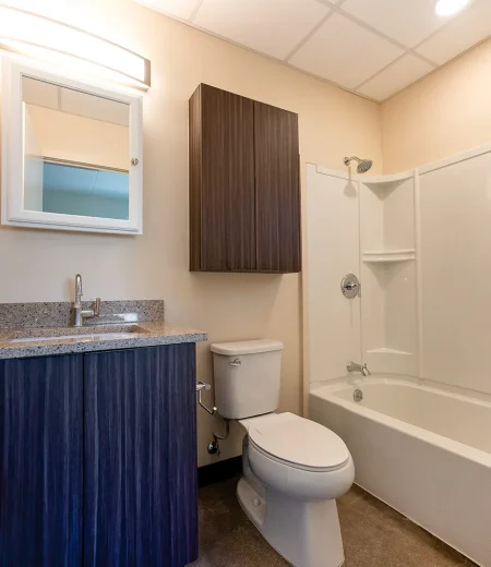 25-STUDIO Bathroom